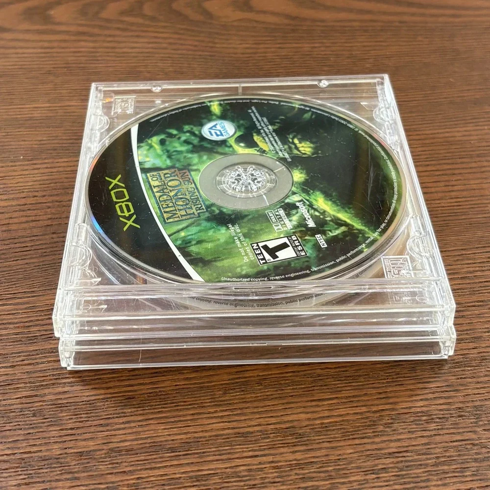 Microsoft Xbox Video Game Bundle Colin McRae Rally 2005 Medal of Honor Good Disc